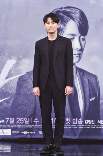 ‘시간’ 김준한 “충무로 기대주? 낯설어 하지 않았으면”