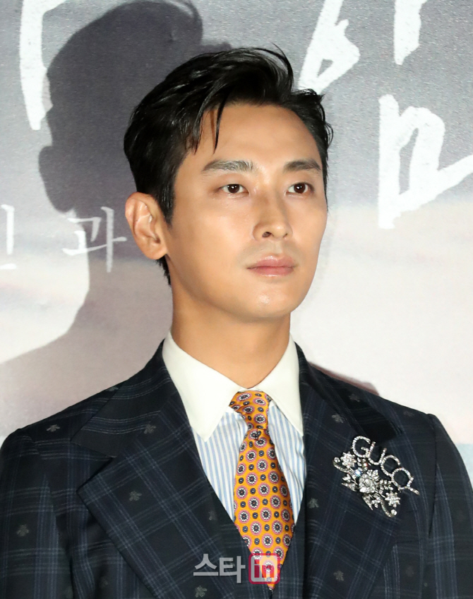 [포토]주지훈, '기억을 찾으려는 일직차사'