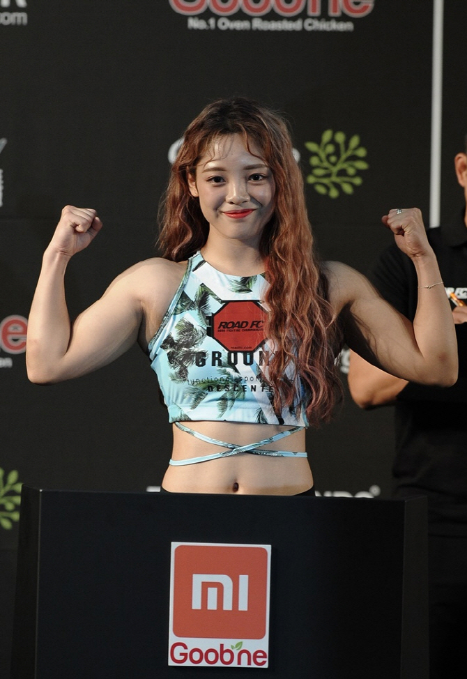 '여대생 파이터' 된 이예지, 일본 선수에 아쉬운 판정패