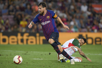 메시, 알라베스전 멀티골 작렬…바르셀로나 3-0 승리