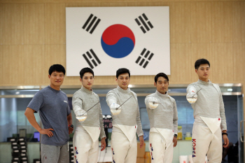 [AG]펜싱-태권도, 첫 金 도전...축구, 패배 충격 벗어날까