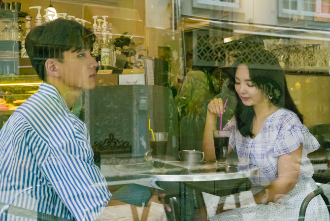 '예쁜 쓰레기' 디에이드 "상큼한 노래로 화려한 컴백 예고"