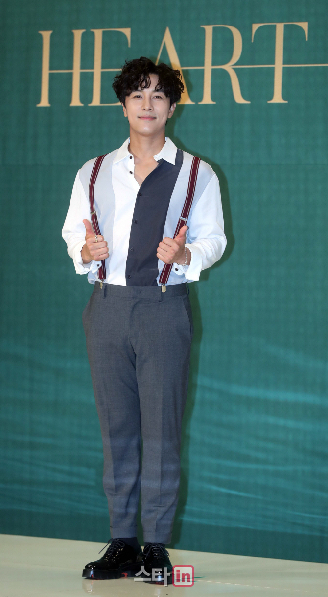 [포토]김동완 '엄지척'