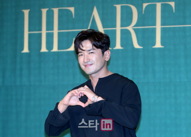 [포토]이민우 '바라만봐도'