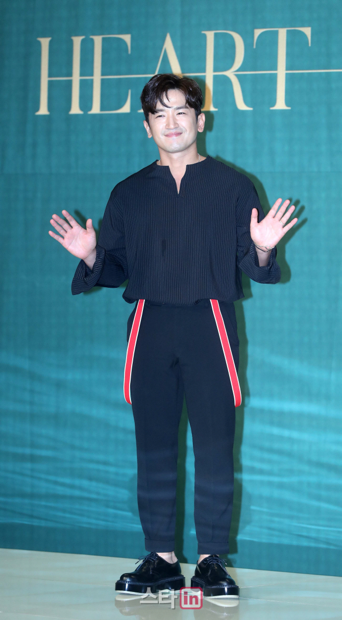 [포토]이민우 '데뷔 20주년'
