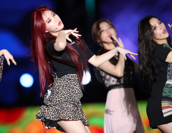 수진, (여자)아이들 섹시퀸