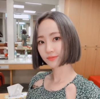 예은 측 "아버지 사기혐의와 무관...논란 죄송"