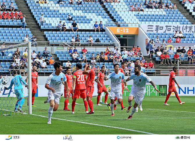 강원FC, 제주 원정서 2-2 무승부...대구 제치고 리그 6위