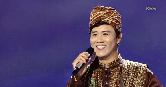 진해성, '가요무대'서 남인수 '추억의 소야곡' 무대