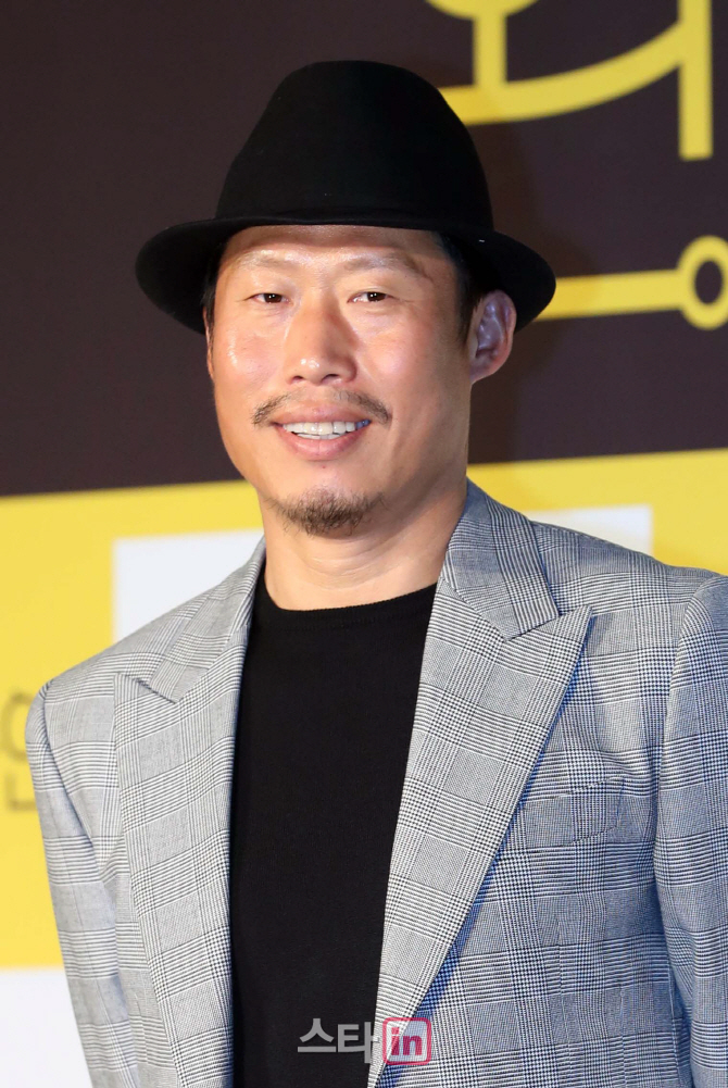[포토]유해진 '페도라로 스타일 마무리'