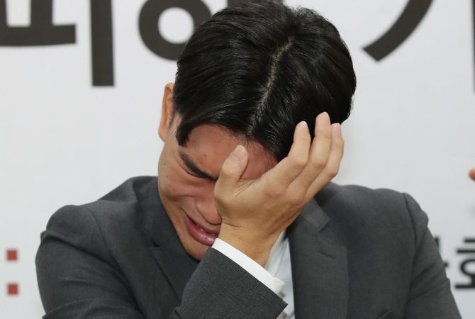 김창환, 중학생에 담배 강요 "폭탄 터지면 너희만 해체" 협박
