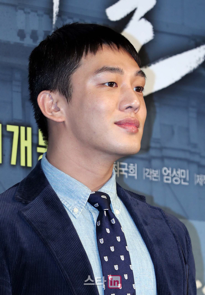 [포토]유아인 '위기를 기회로'