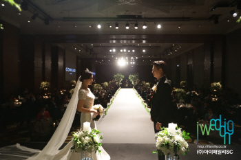 “우리 결혼했어요”…유상무♡김연지, 본식 공개