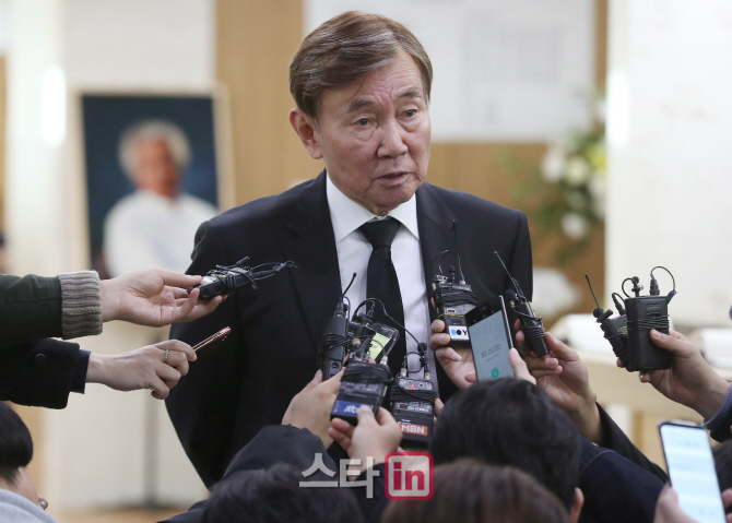 [포토]故 신성일 빈소 찾은 배우 양택조