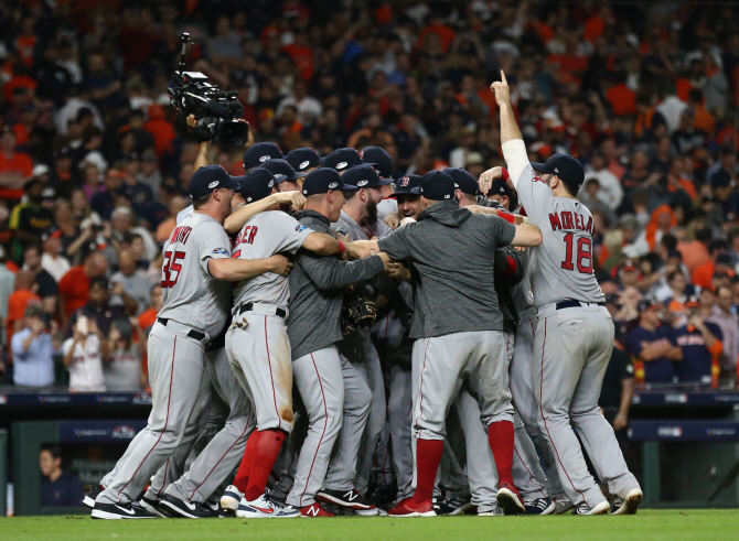 MLB 시청률 하락에도 5조7000억 중계권 계약