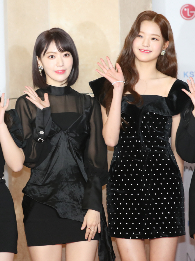 미야와키 사쿠라-장원영, 센터 미모 대결