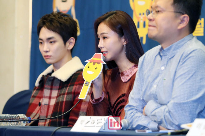 [포토]홍수현 '서울메이트에만 집중할게요'