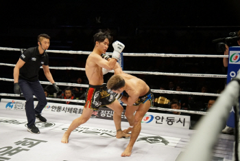 'MAX FC' 신예 이규동, 日파이터 꺾고 도전자 결정전 진출