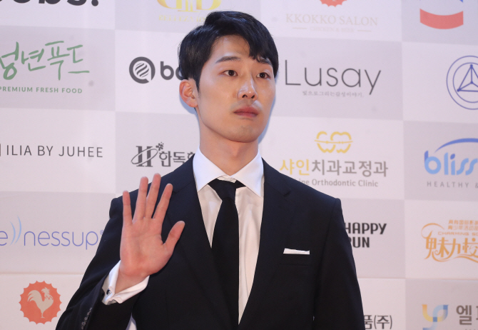 [포토] 포즈 취하는 이가섭