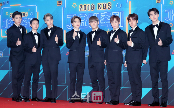 [포토]엑소 '더이상 수트가 잘어울릴수 없다'