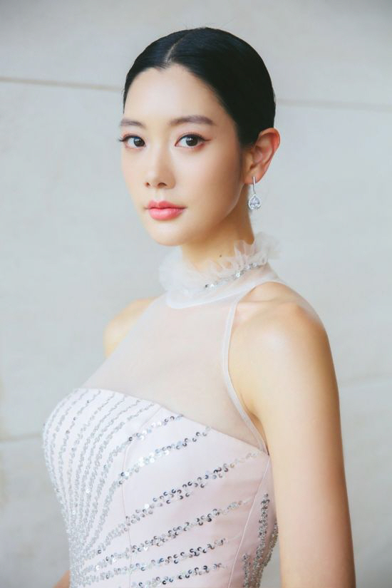 [단독] 클라라, 2살 연상 사업가와 6일 결혼..."믿음직스러운 분" (인터뷰)