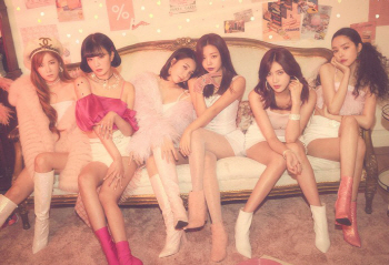 9년차 걸그룹 에이핑크 "팬들과 오래 가는 게 꿈"