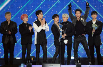 33번째 골든디스크, 권위와 우정의 금빛 시상식