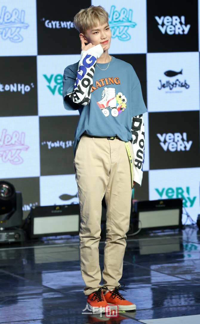 [포토]VERIVERI 계현, '많이 사랑해주세요!'