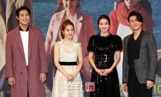 [포토]김형민-조안-이소연-재희, '용왕님 보우하사'에서 만나요!