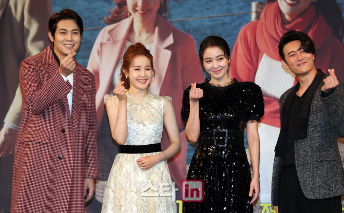 [포토]김형민-조안-이소연-재희, '용왕님 보우하사' 많이 사랑해주세요!