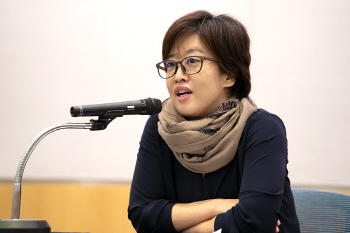 ‘알함브라’ 송재정 작가 “남은 회차, 현빈·박신혜 주목”