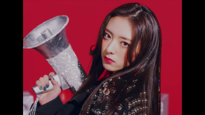 [포토] 'ITZY(있지)' 멤버 유나 '깜찍 매력'