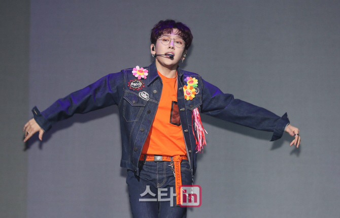[포토]노태현 '꽃 단 꽃소년'