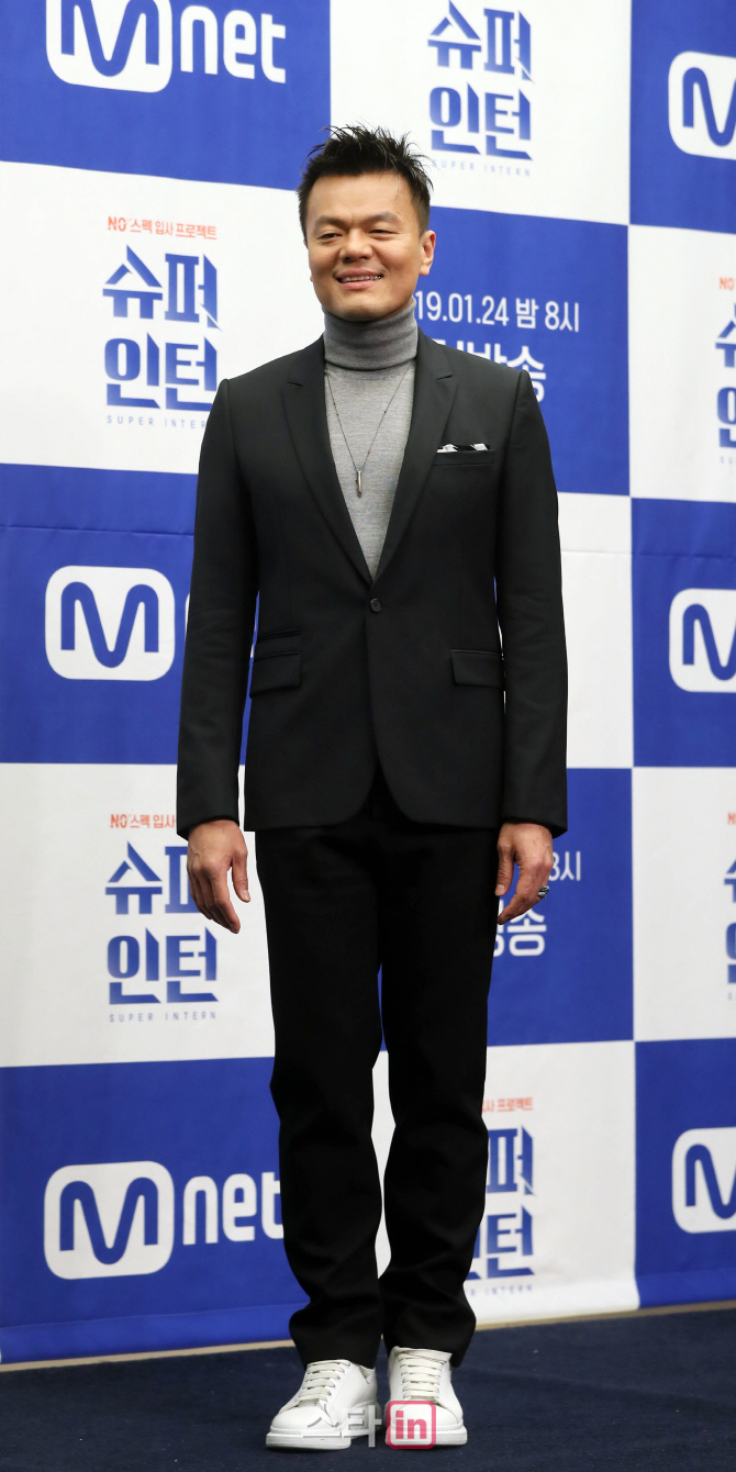 [포토]박진영 '사원 선발합니다'