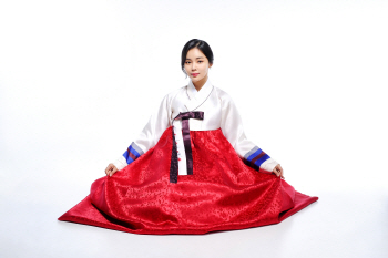 [★ 설인사]조정민 "매일 웃음짓는 2019년 되세요"
