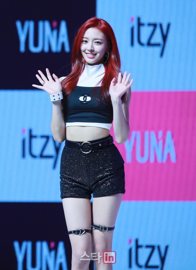[포토]'제가 바로 ITZY 유나에요'