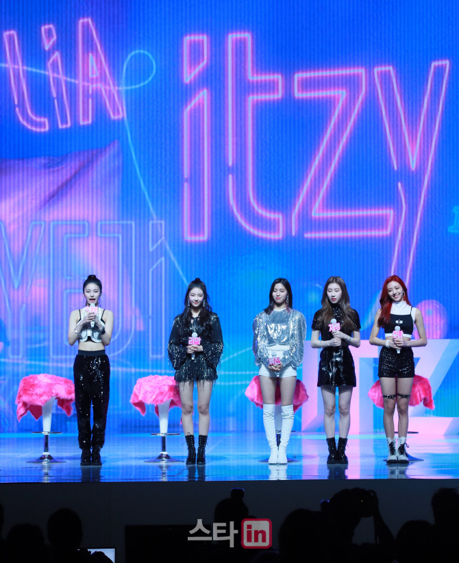 [포토]'ITZY가 데뷔했어요'