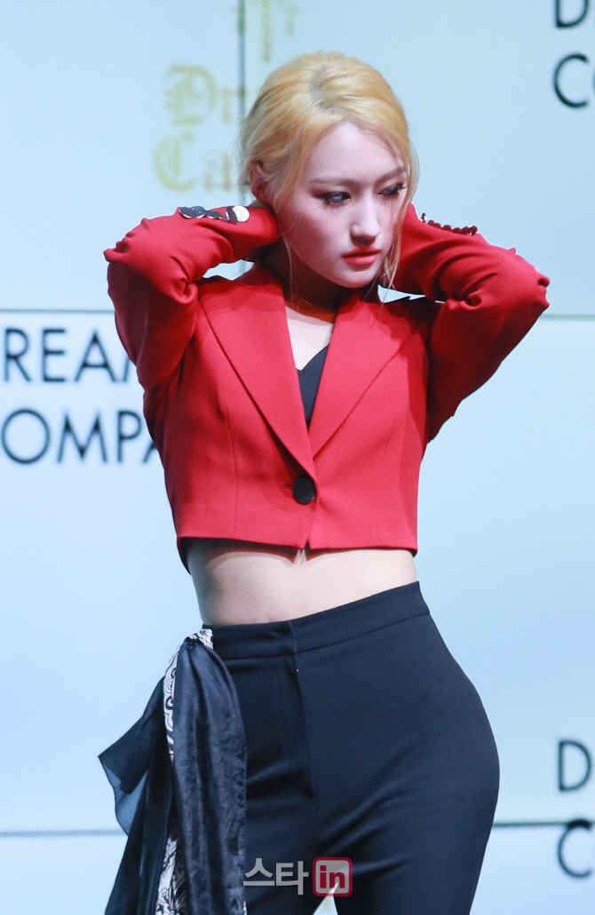 [포토]드림캐쳐 시연, '잘록한 허리라인'