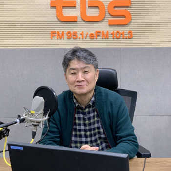 이제 라디오 진행자…강원국 작가 "시민의 시선에서 질문할것"(인터뷰)