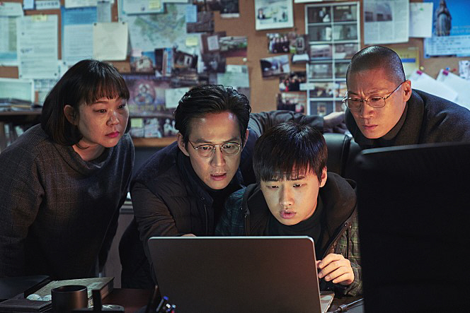 강렬한 미스터리 스릴러 '사바하' 200만 돌파
