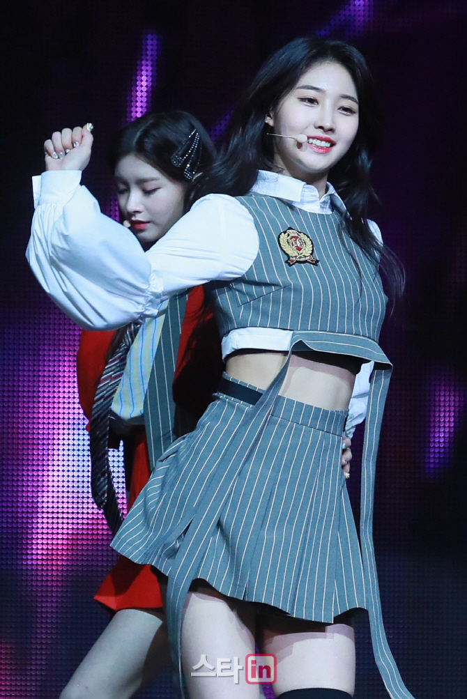 [포토]에버글로우 시현, '통통 튀는 매력'