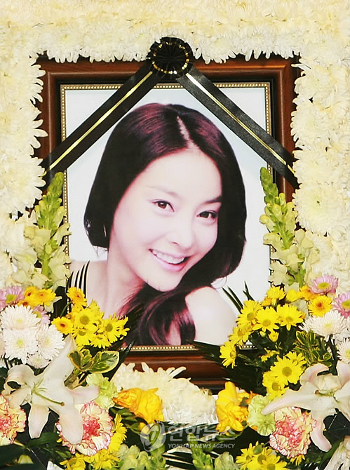 [단독] 송선미 "故장자연, 친분 없었던 분...진상 규명돼야" (인터뷰)