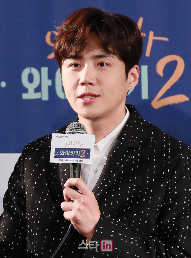[포토]소감 밝히는 배우 김선호