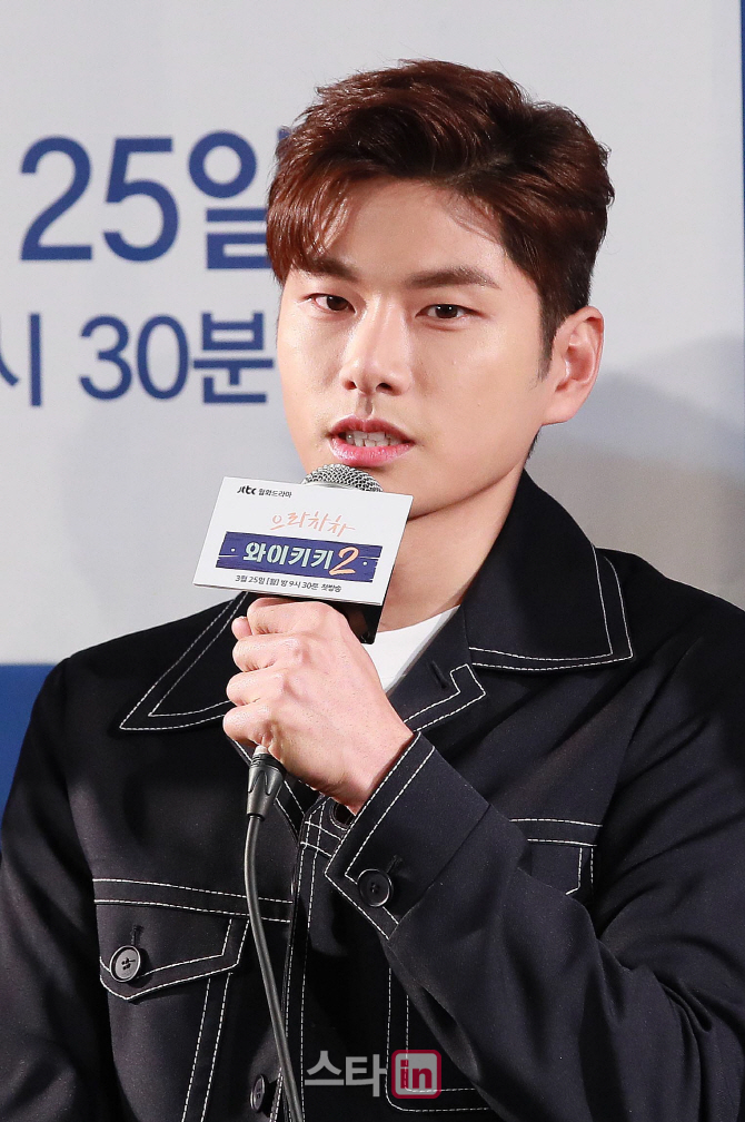 [포토]소감 밝히는 배우 이이경