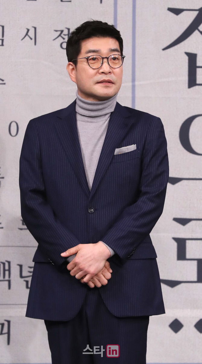 [포토]손현주 '집으로'