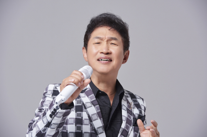 '바람 바람 바람' 김범룡, 9년 만의 소극장 콘서트