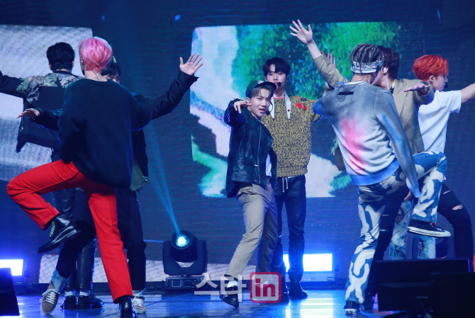 [포토]펜타곤 진호, '펜타곤이 간다'