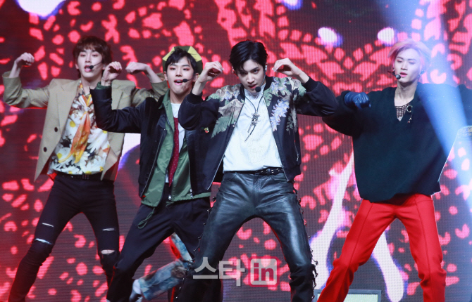 [포토]'리듬 타는 펜타곤'