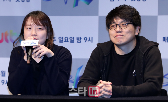 [포토]인사말하는 '스테이지K' 김노은-김학민 연출