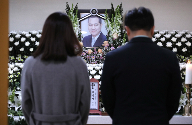 [포토] 배우 이일재 빈소 조문객들